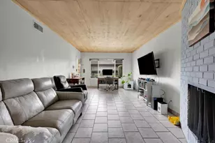 13902 Yorba, Tustin, CA 92780 - Photo 21