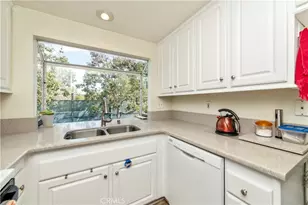 289 Stanford Ct, Irvine, CA 92612 - Photo 19