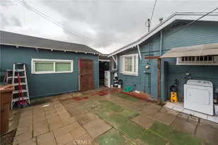 1219 W 98th, Los Angeles, CA 90044 - Photo 17