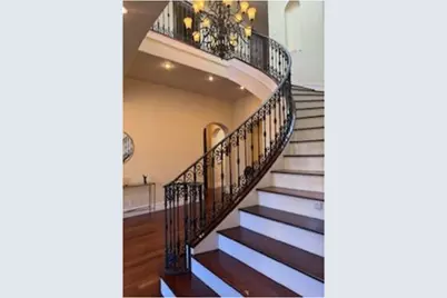 1191 N Bundy, Los Angeles, CA 90049 - Photo 5