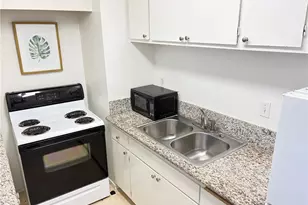 5585 E Pacific Coast Hwy, Long Beach, CA 90804 - Photo 7