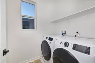 16582 Bottlebrush Ln, Fontana, CA 92336 - Photo 17