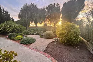 16711 Greenview Ln, Huntington Beach, CA 92649 - Photo 33