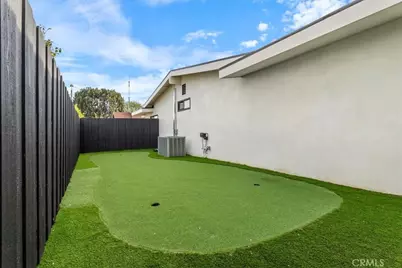 23755 Clarendon, Woodland Hills, CA 91367 - Photo 47