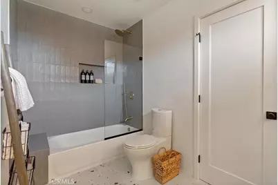 23755 Clarendon, Woodland Hills, CA 91367 - Photo 29