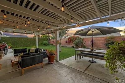 17401 Jefferson Lane, Huntington Beach, CA 92647 - Photo 29