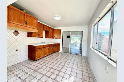 832 E Pacific, Carson, CA 90745 - Photo 9