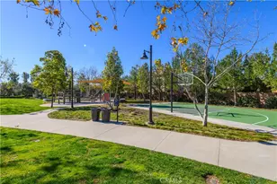 211 Canvas, Irvine, CA 92620 - Photo 25