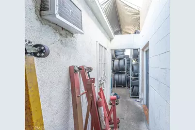 9041 Katella, Anaheim, CA 92804 - Photo 13