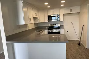 16932 Lilac Ln, Huntington Beach, CA 92647 - Photo 13