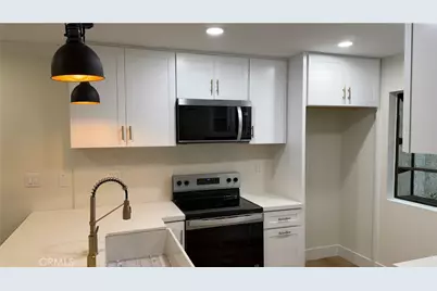 196 Pineview, Irvine, CA 92620 - Photo 5