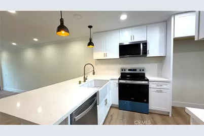 196 Pineview, Irvine, CA 92620 - Photo 3