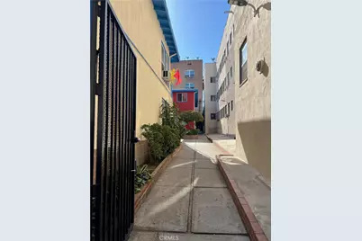 517 Loma, Los Angeles, CA 90017 - Photo 3
