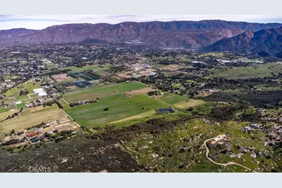 15300 Round Tree Road, Valley Center, CA 92082 - Photo 17