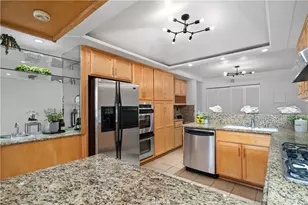 11687 Bellagio, Los Angeles, CA 90049 - Photo 15