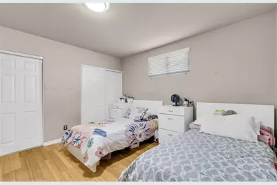 210 S Raitt, Santa Ana, CA 92703 - Photo 9