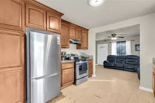 210 S Raitt, Santa Ana, CA 92703 - Photo 5