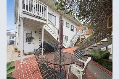 207 209 Baltimore Avenue, Huntington Beach, CA 92648 - Photo 15