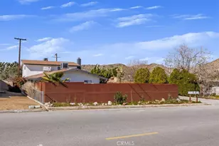 7428 Acoma Trail, Yucca Valley, CA 92284 - Photo 3