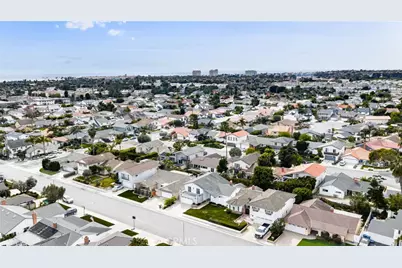 20761 Mission Ln, Huntington Beach, CA 92646 - Photo 49