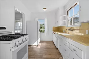 1225 Smithwood Dr, Los Angeles, CA 90035 - Photo 25