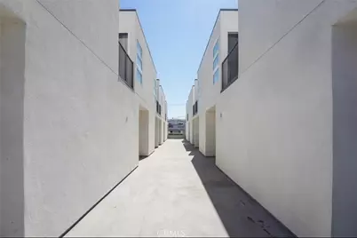 8837 Burnet Avenue, North Hills, CA 91343 - Photo 5