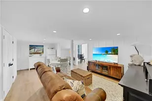 16397 Wimbledon Ln, Huntington Beach, CA 92649 - Photo 15