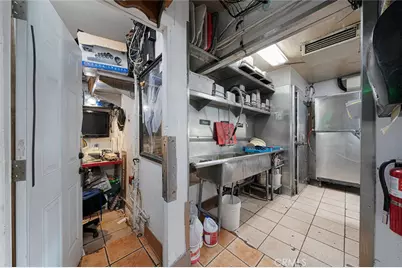 201 W Whittier, Montebello, CA 90640 - Photo 29