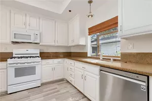 2175 Pacific Ave, Costa Mesa, CA 92627 - Photo 17