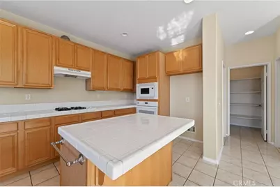 28234 Picadilly Place, Castaic, CA 91384 - Photo 5