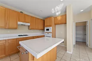 28234 Picadilly Pl, Castaic, CA 91384 - Photo 5