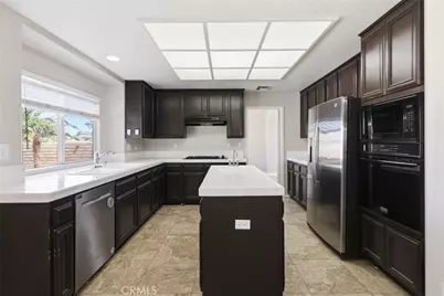 7325 Round Hill Drive, Lancaster, CA 93536 - Photo 11