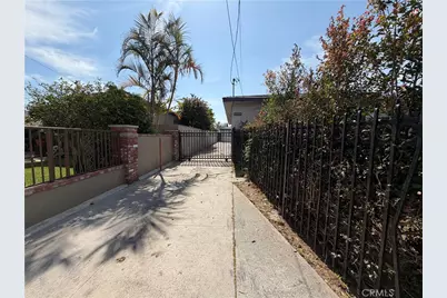 3924 W 104th, Inglewood, CA 90303 - Photo 19