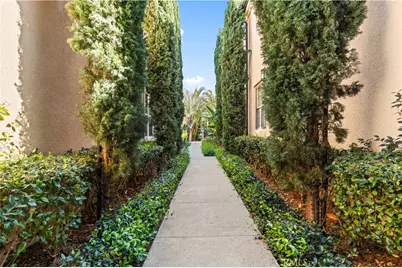 77 Painted Trellis, Irvine, CA 92620 - Photo 3
