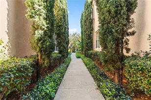 77 Painted Trellis, Irvine, CA 92620 - Photo 3