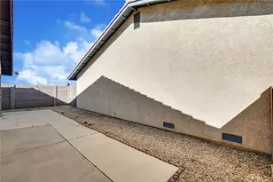 15920 Foxwood, Victorville, CA 92395 - Photo 35