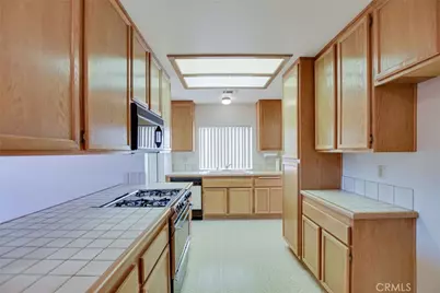 15920 Foxwood, Victorville, CA 92395 - Photo 17