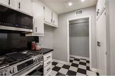 7291 Coho Dr #105, Huntington Beach, CA 92648 - Photo 11