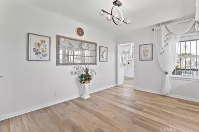 9801 S Hobart Boulevard, Los Angeles, CA 90047 - Photo 15