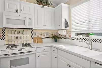 7 Saratoga, Newport Beach, CA 92660 - Photo 27