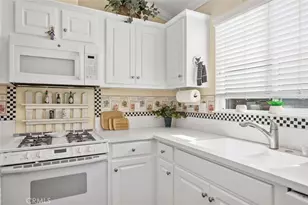 7 Saratoga, Newport Beach, CA 92660 - Photo 27