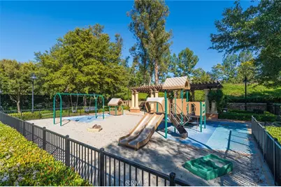 88 Capricorn, Irvine, CA 92618 - Photo 35