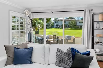 525 Vista Flora, Newport Beach, CA 92660 - Photo 7