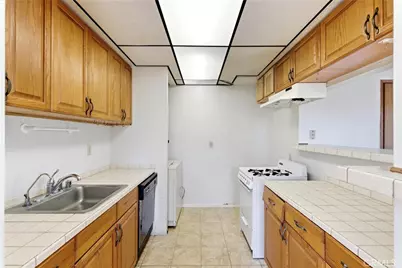 8225 Foxhall Drive, Huntington Beach, CA 92646 - Photo 13