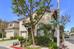 15 Redwood Ct, Stanton, CA 90680 - Photo 3