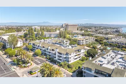 240 Nice #302, Newport Beach, CA 92663 - Photo 31