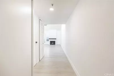 240 Nice #302, Newport Beach, CA 92663 - Photo 19