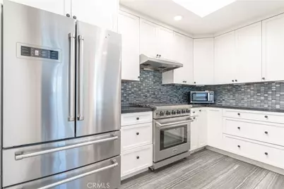 240 Nice #302, Newport Beach, CA 92663 - Photo 3