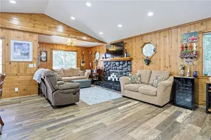 23095 Hemlock, Crestline, CA 92325 - Photo 13