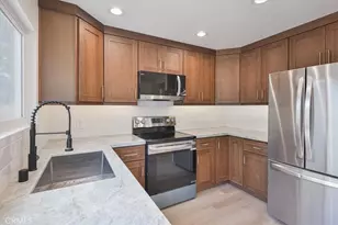 229 Springview, Irvine, CA 92620 - Photo 5